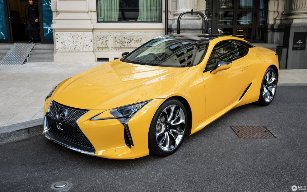 Lexus lc500 желтый