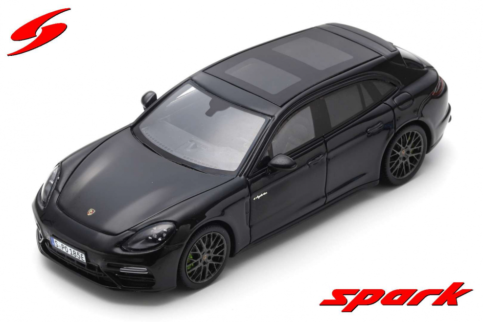 Porsche Panamera модель на пульте управления