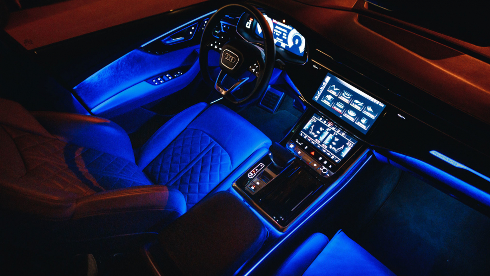 Audi q8 2020 салон подсветка