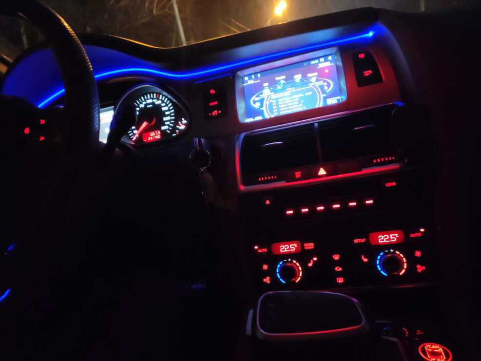 Audi q7 подсветка салона