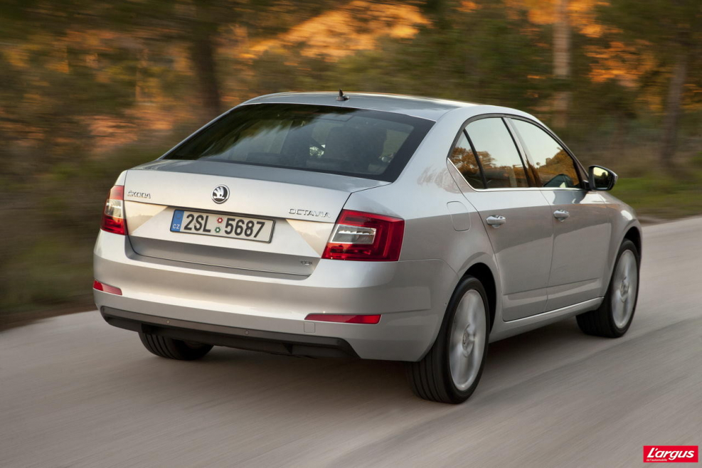 Škoda Octavia 2016 сзади
