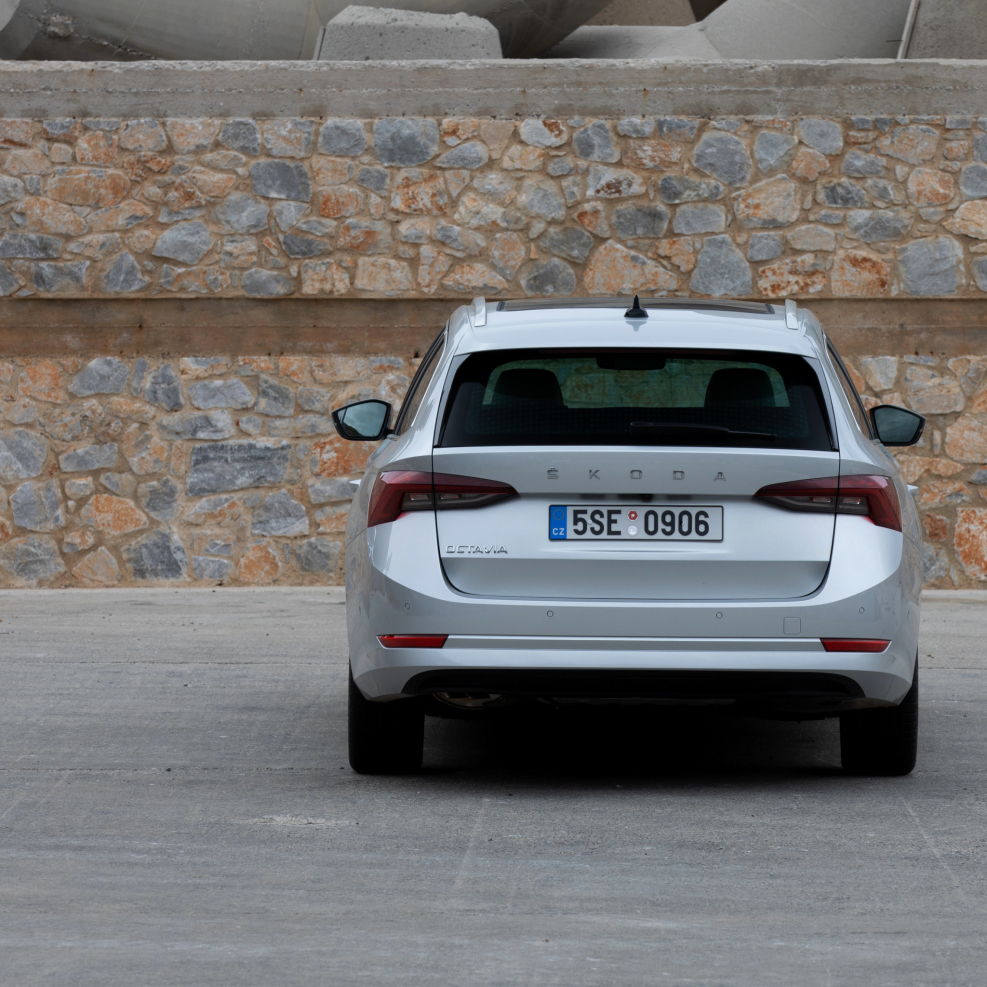 Skoda Octavia a7 сзади