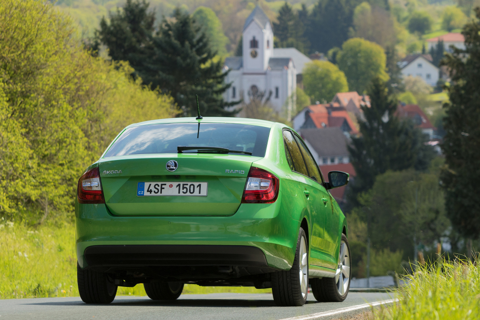 Skoda Octavia 3 сзади