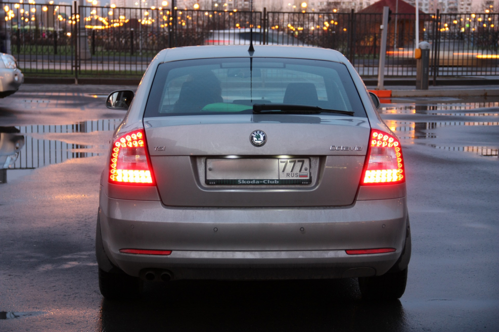 Octavia a7 Combi сзади