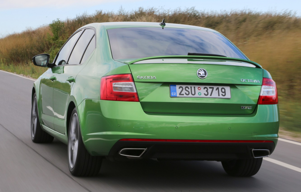 Škoda Octavia RS сзади