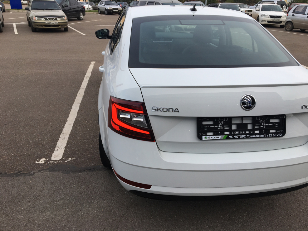 Skoda Octavia Scout спереди