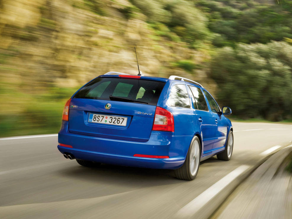 Skoda Rapid 2018 сзади