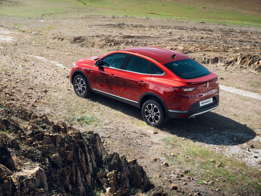 Renault Arcana черный