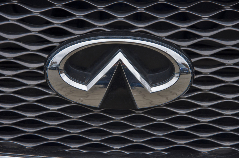 Infiniti лого