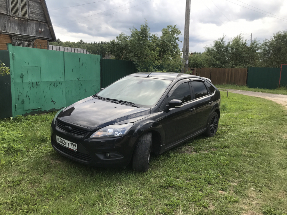 Форд фокус 2 хэтчбек черный 2010 Рестайлинг
