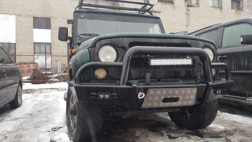 Силовой бампер на УАЗ Хантер/469