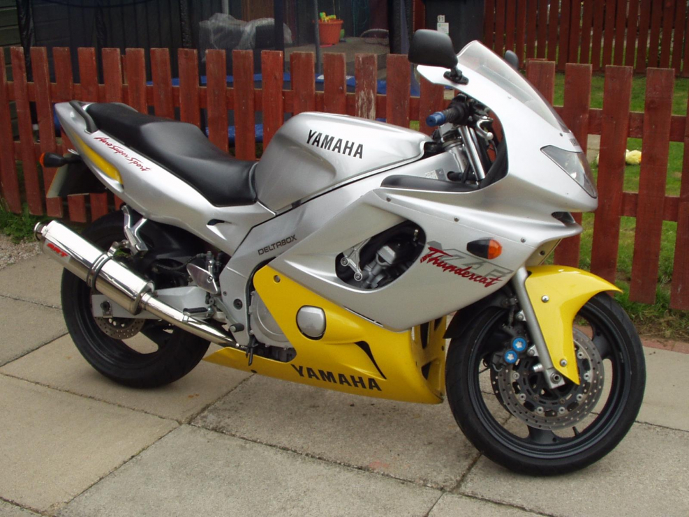 Yamaha yzf600r
