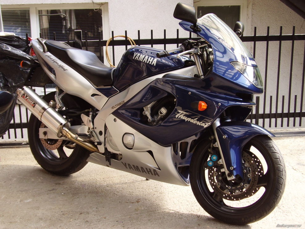 Комплект Yamaha STAGEPAS 400bt