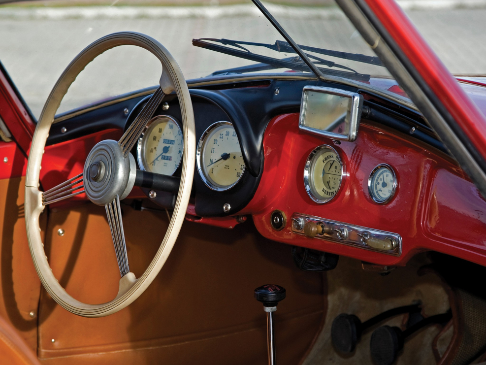 Fiat 1100 inside