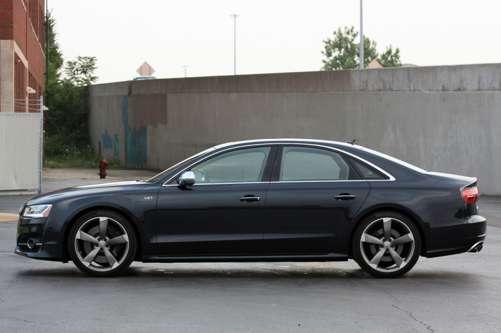 Audi s8 2015