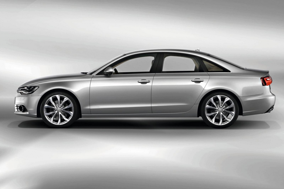 Audi a6 сбоку
