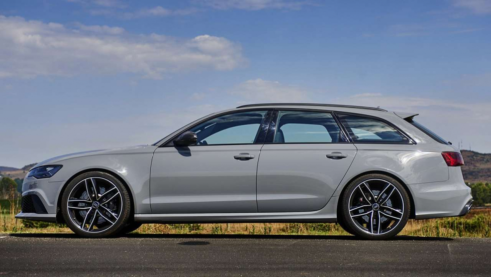 Audi rs6 avant сбоку