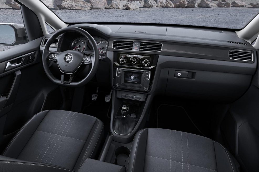 VW Caddy 2015 салон