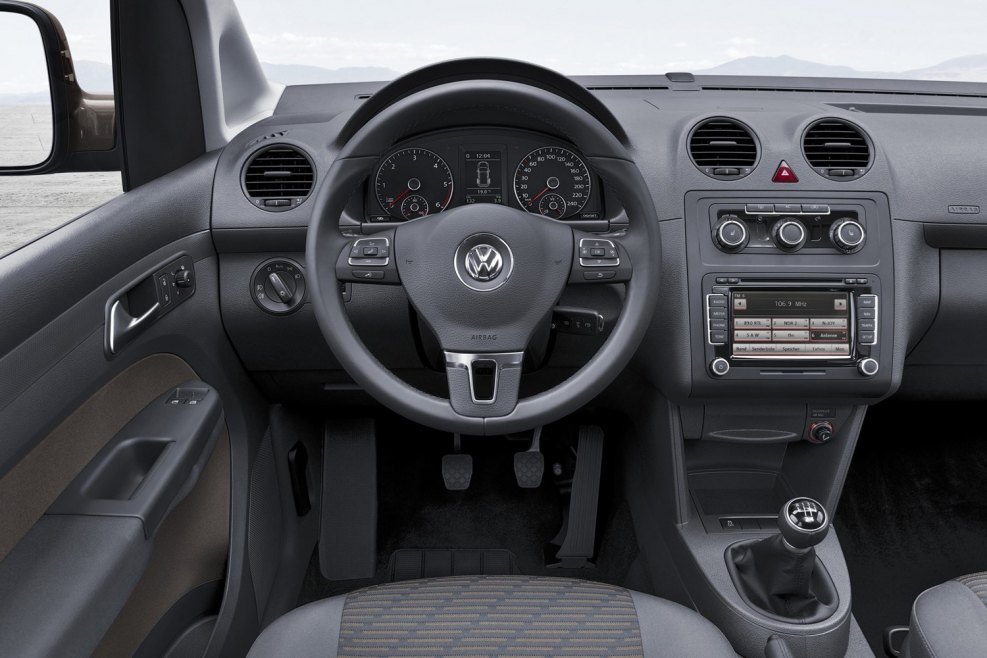 Volkswagen Caddy 2010 салон