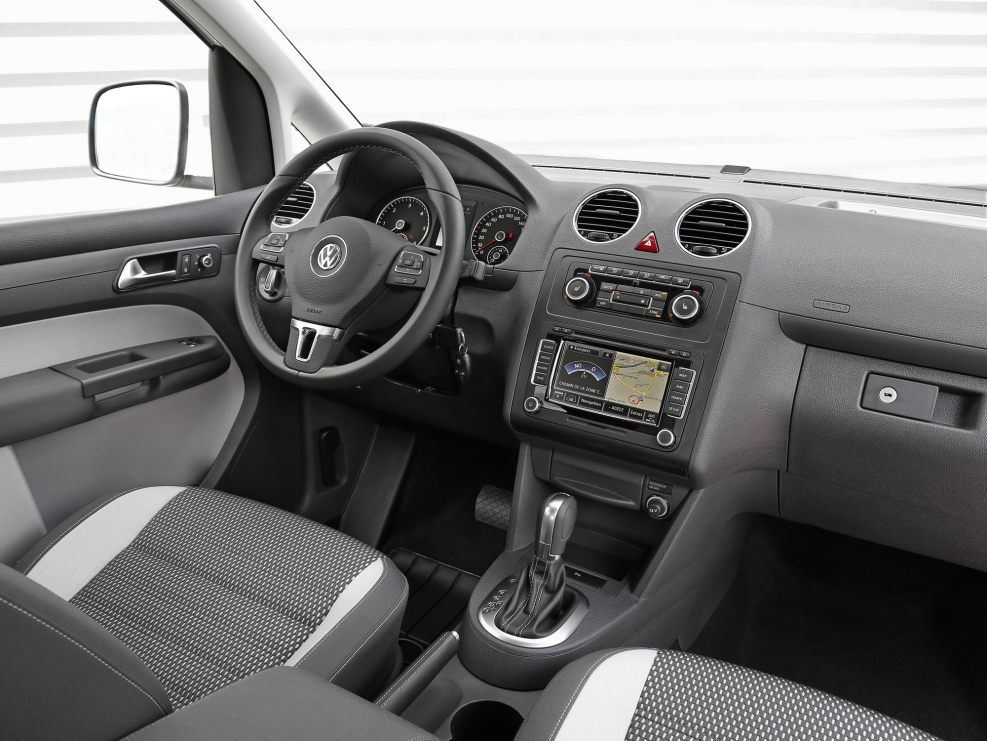 Volkswagen Caddy 2005 салон