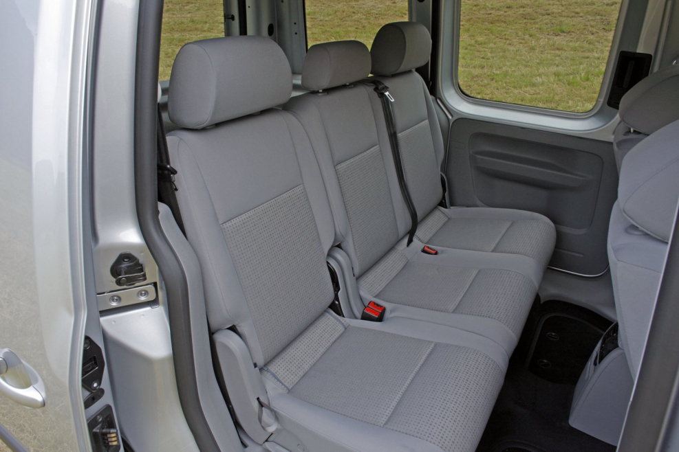 Volkswagen Caddy 2010 изнутри