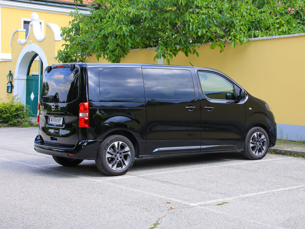 Opel Zafira Life is 3 Black Phantom by Irmscher 2020