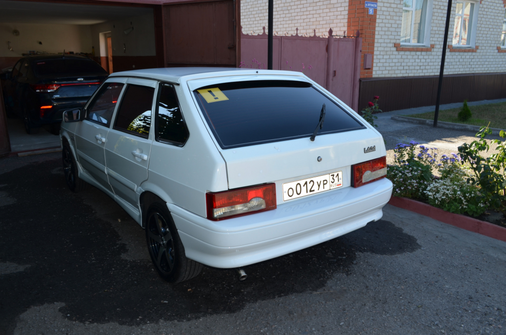 ВАЗ 2114 белый 202