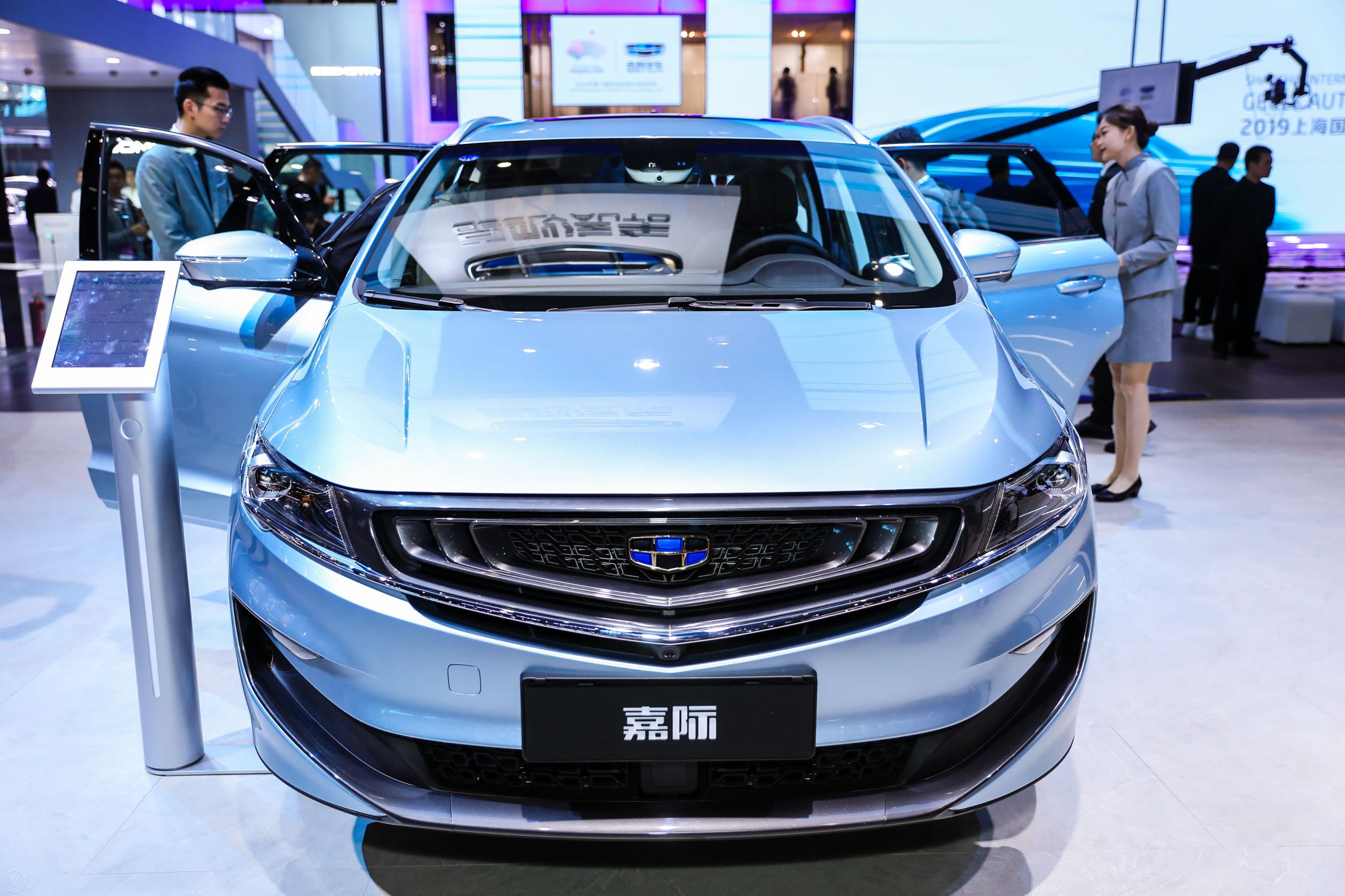 Джили голубая. Geely Emgrand 2019. Китайские автомобили Geely Tugela. Новый китайский автомобиль Джили. Джили китайский автомобиль 2022.