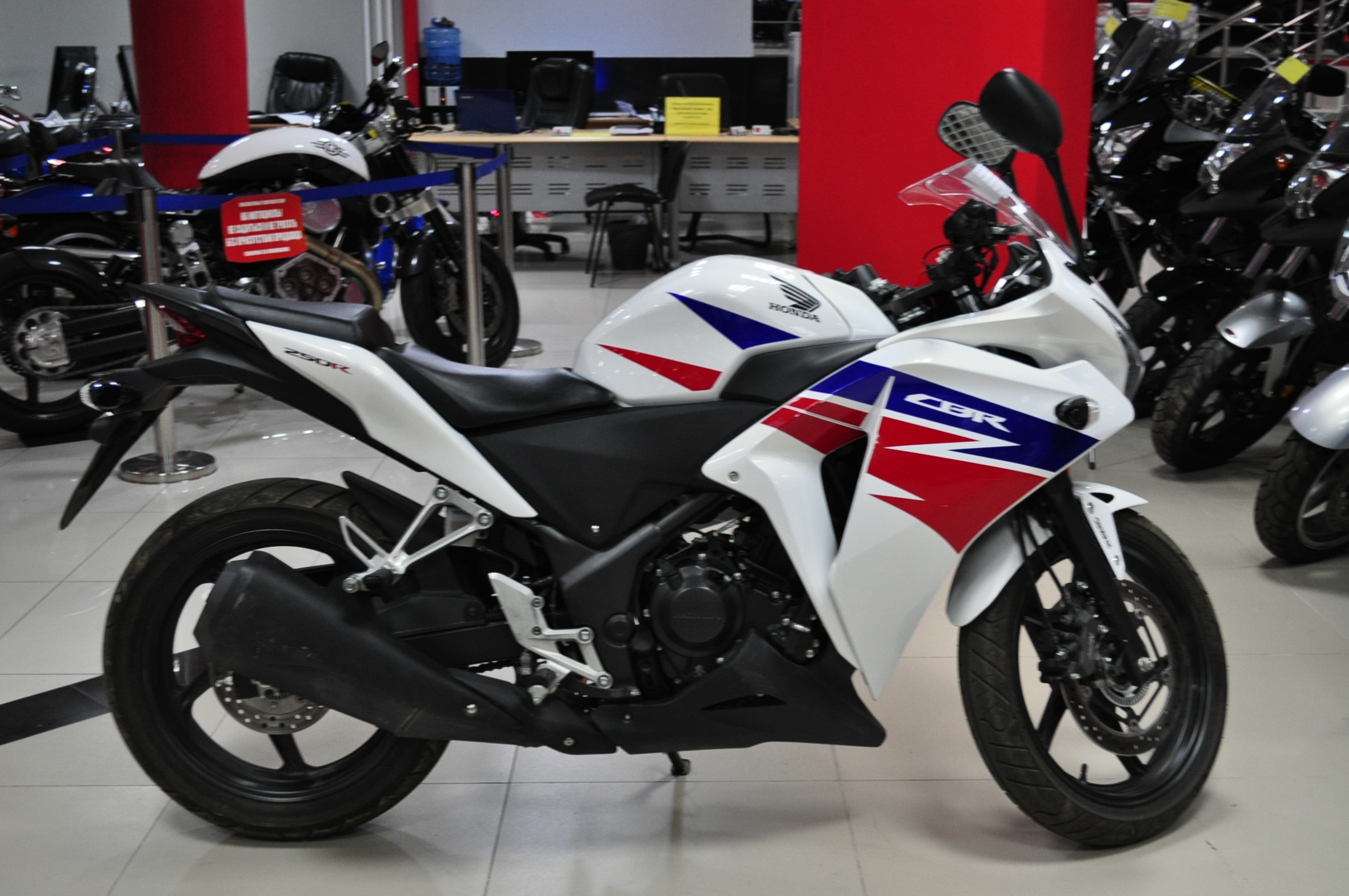 Honda cbr 250 r. Honda cbr250r ABS. Хонда CBR 250 R. Honda CB 250r 2013.