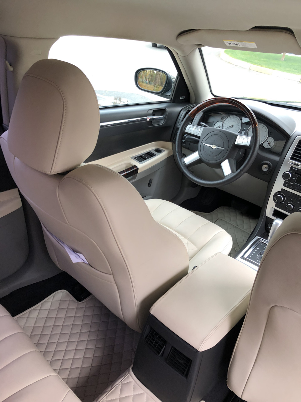 Chrysler 300 салон