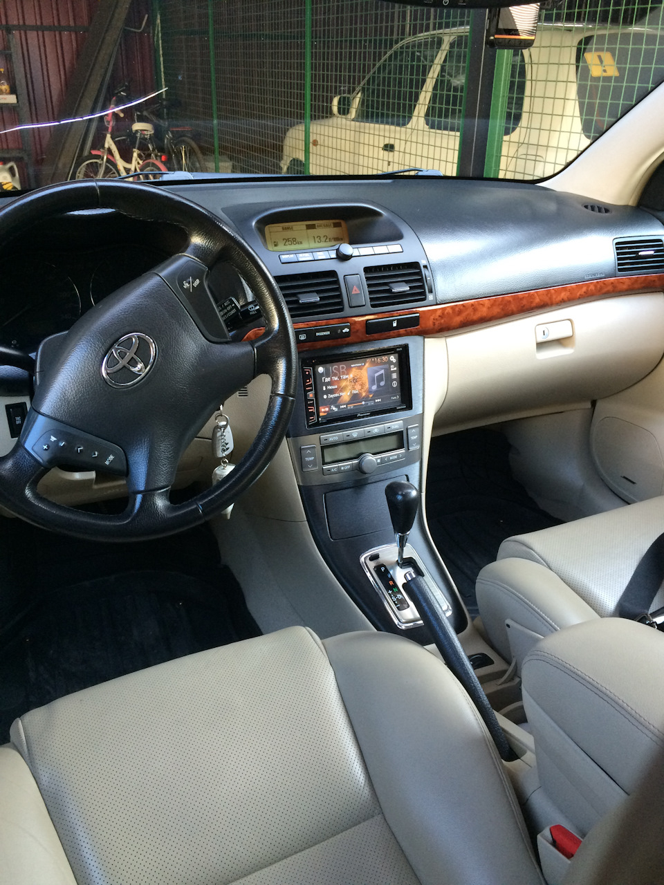 Toyota Avensis 2007 салон