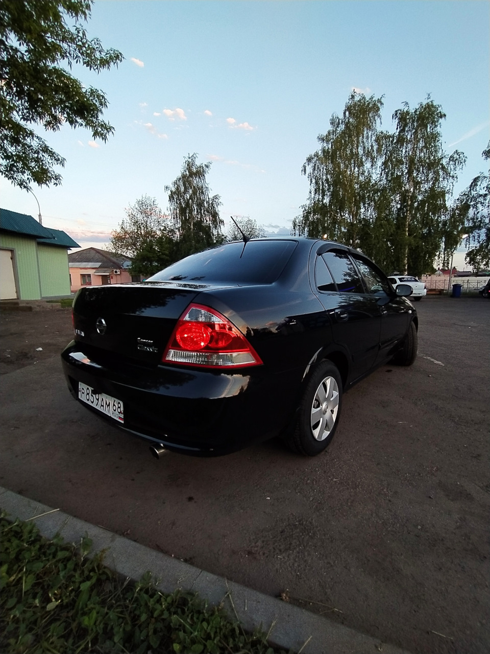 Nissan Almera Classic передняя стойка