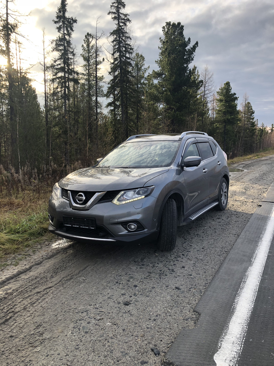 Nissan x-Trail t32 серый