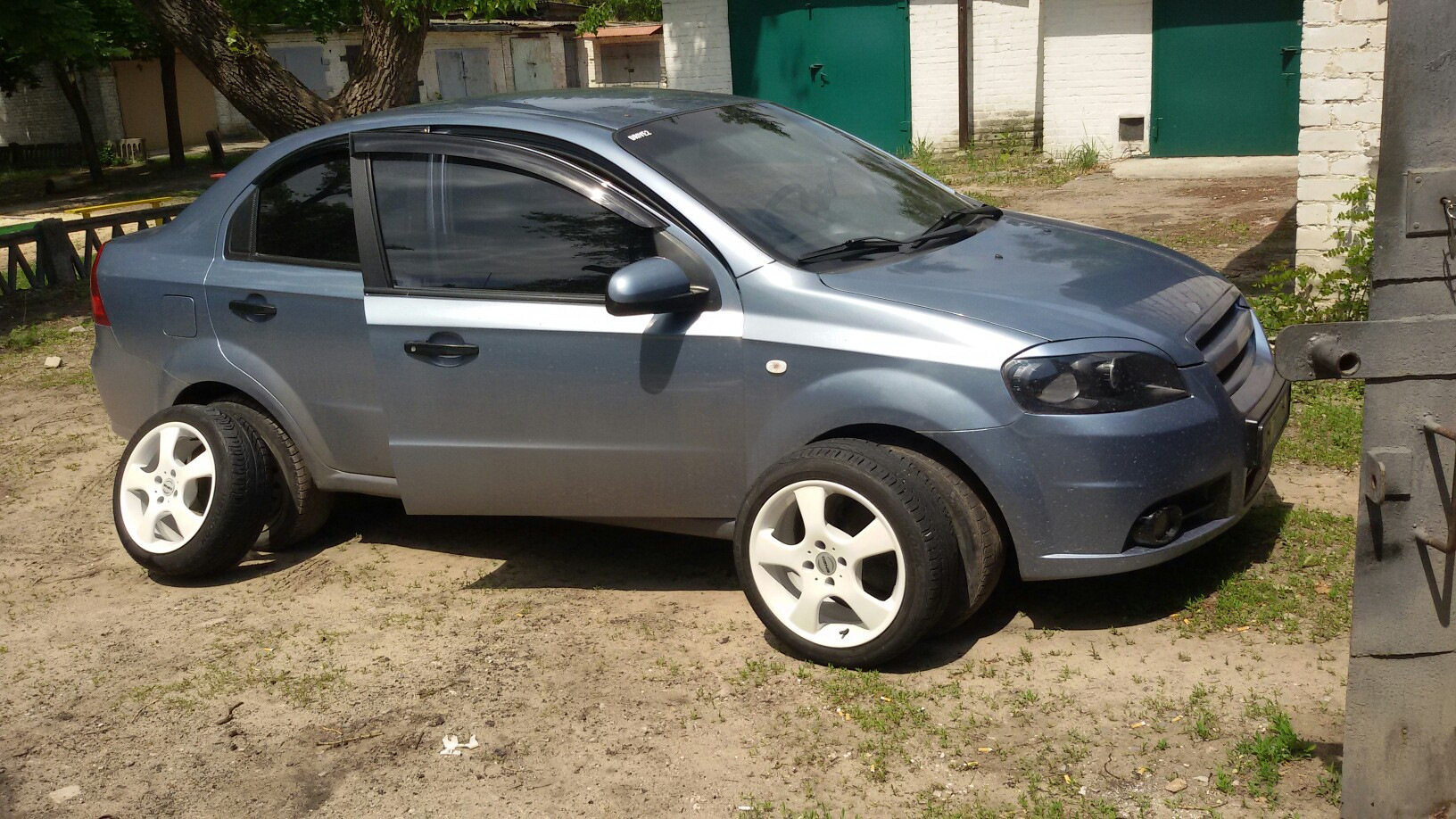 Диски шевроле авео. Chevrolet Aveo r16. Шевроле Авео на дисках r16. Диски Шевроле Aveo r16. 205 45 16 На Шевроле Авео.