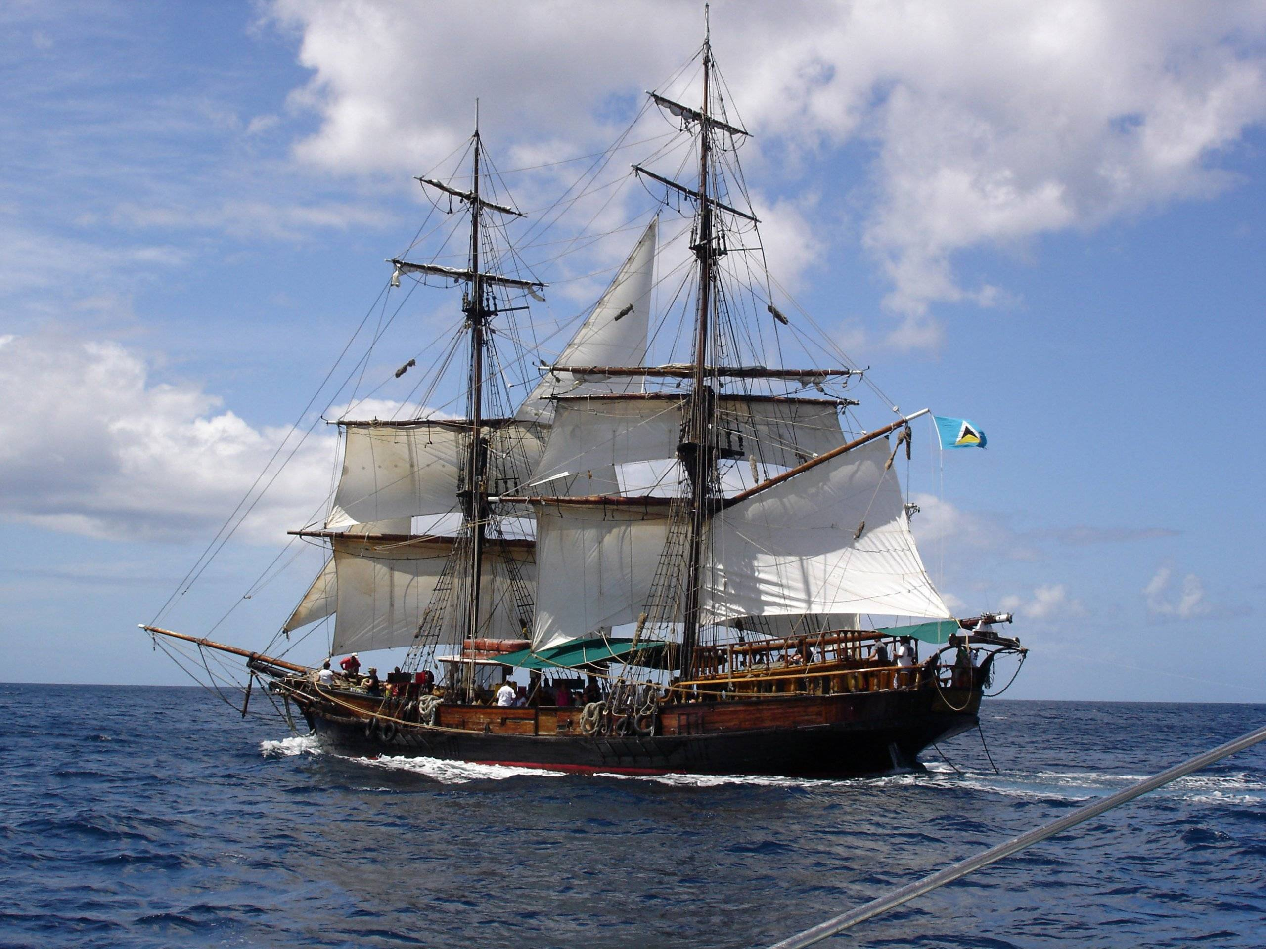 Бриг из пиратов Карибского моря