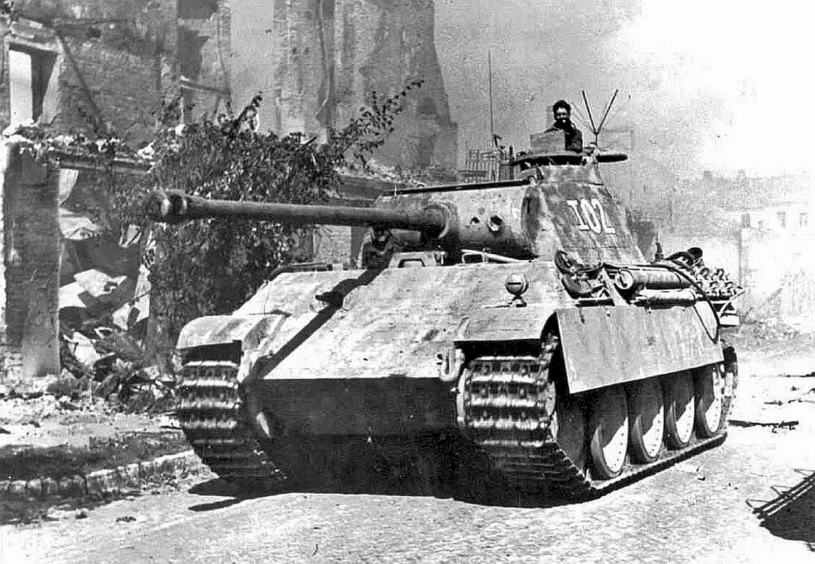 Танк пантера вермахта. Немецкий танк пантера 2. Панцеркампфваген 5 пантера. Танк пантера 1943. Пантера PZKPFW V Panther.
