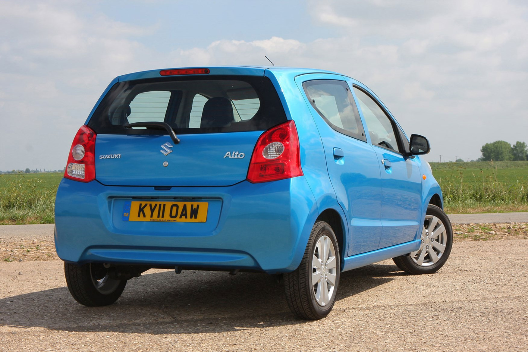 Малолитражка Suzuki Alto 800