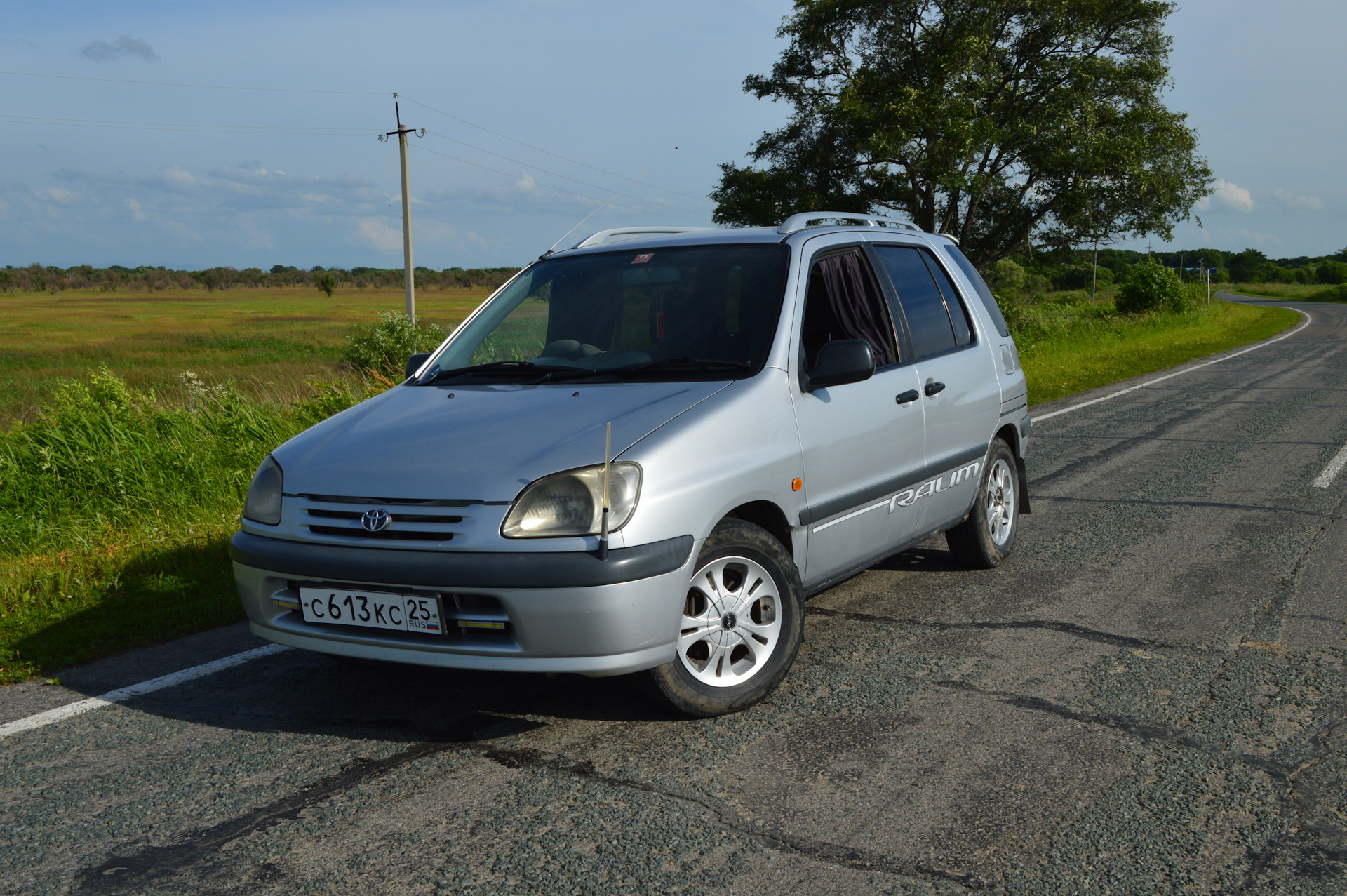 Toyota raum. Toyota Raum 1. Тойота Раум 10. Toyota Toyota Raum, 1997 год.