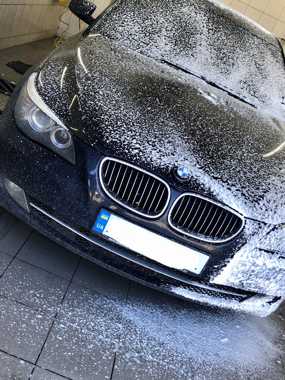 BMW e60 на мойке
