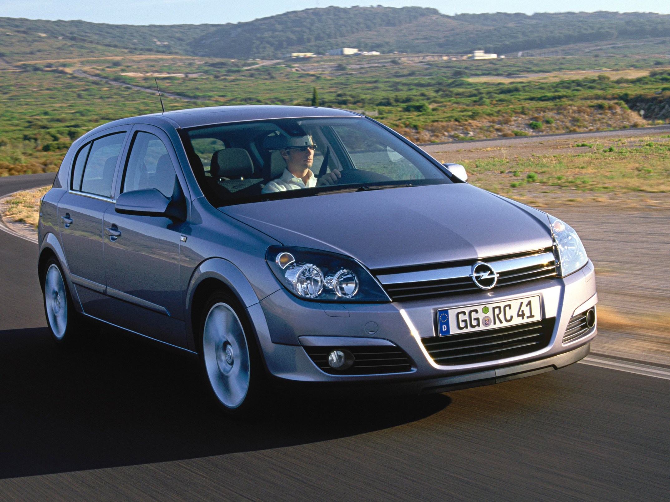 Opel россия. Opel Astra h 2005. Opel Astra 2005 седан. Opel Astra 1.4 2004.