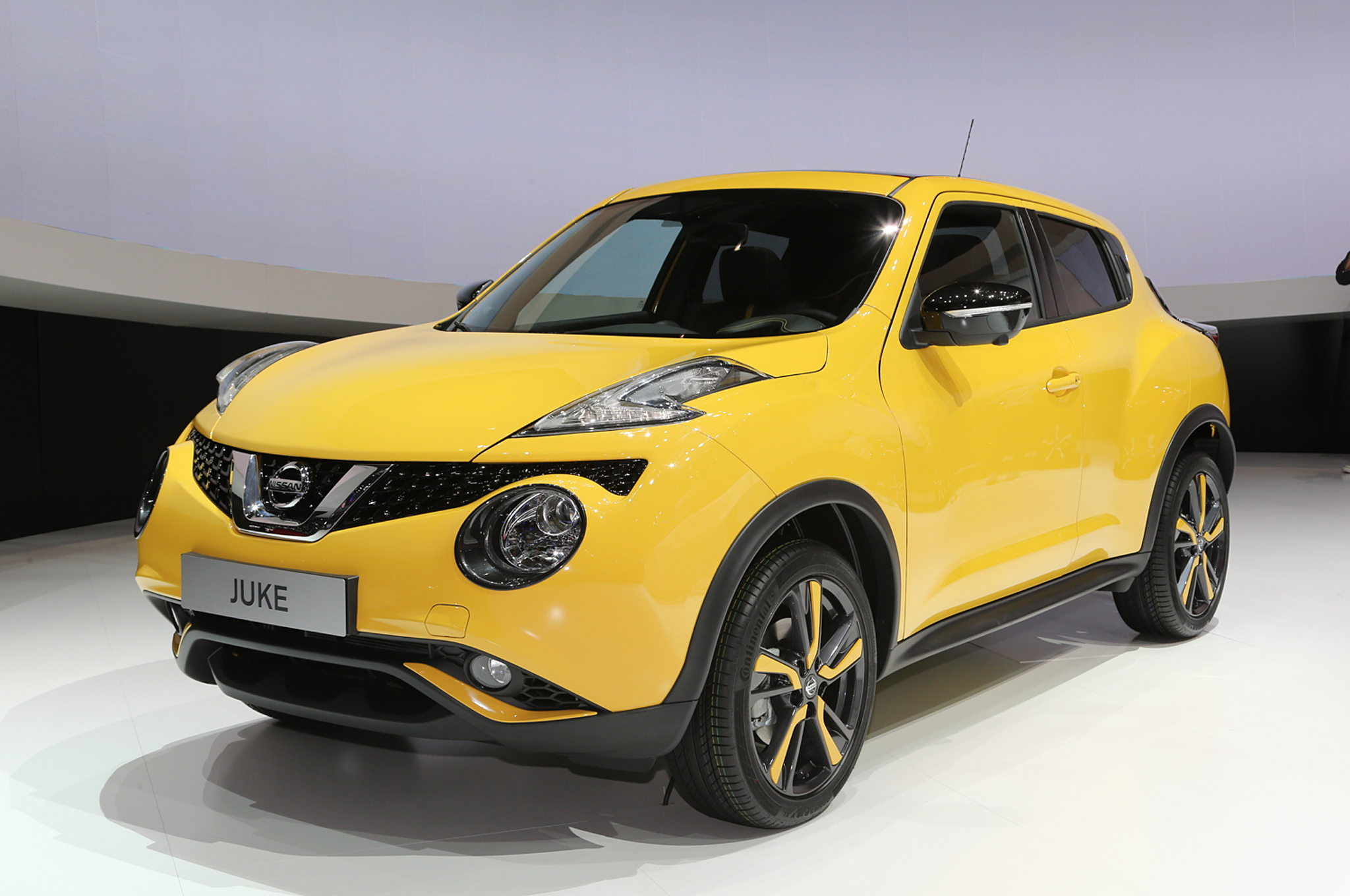 Вес ниссан жук. Nissan Juke 2015. Ниссан Джук 2015. Nissan Juke 2017. Новый Nissan Juke 2017.