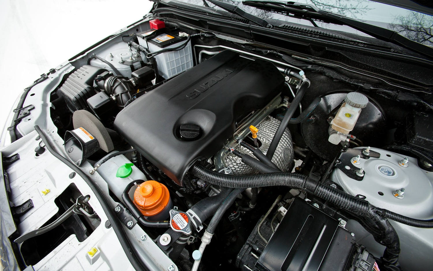 Двигатель витара 2.0 купить. Suzuki Grand Vitara 2008 под капотом. Suzuki Grand Vitara 2.4 под капотом. Suzuki Grand Vitara 2010 под капотом. Suzuki Grand Vitara 2.0 под капотом.