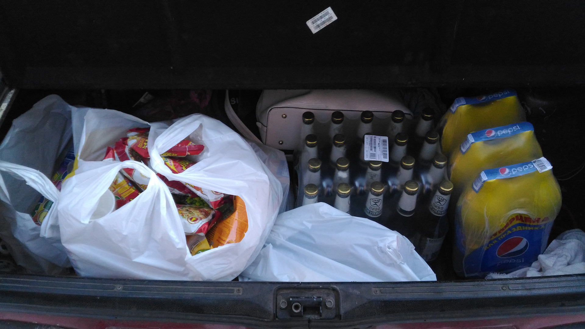 Полный багажник пиво ВАЗ 2112