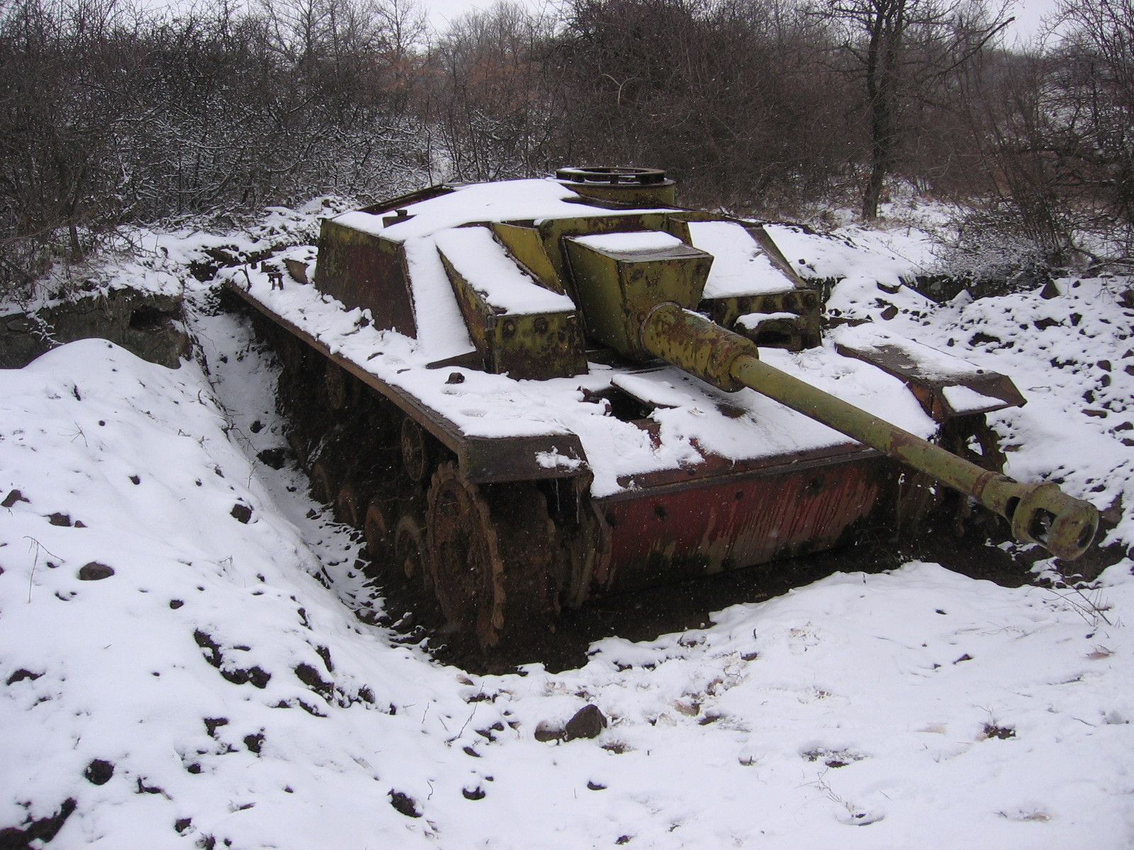 Где можно найти танк. Находки немецких танков второй мировой войны. Заброшенные танки 1 мировой войны. STUG IV Wrecks. Эхо второй мировой войны заброшенные танки.