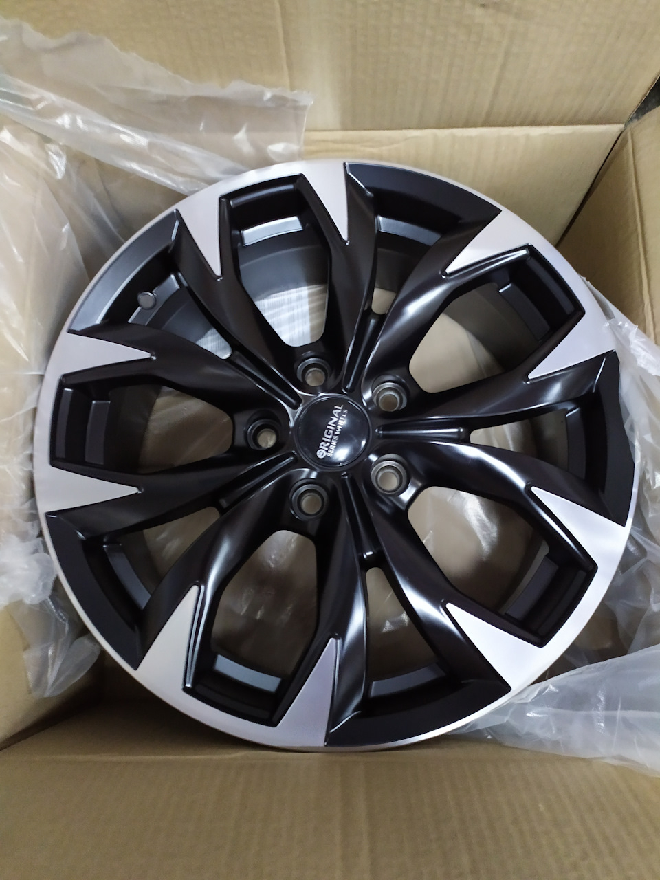 Диски Kia Optima r18
