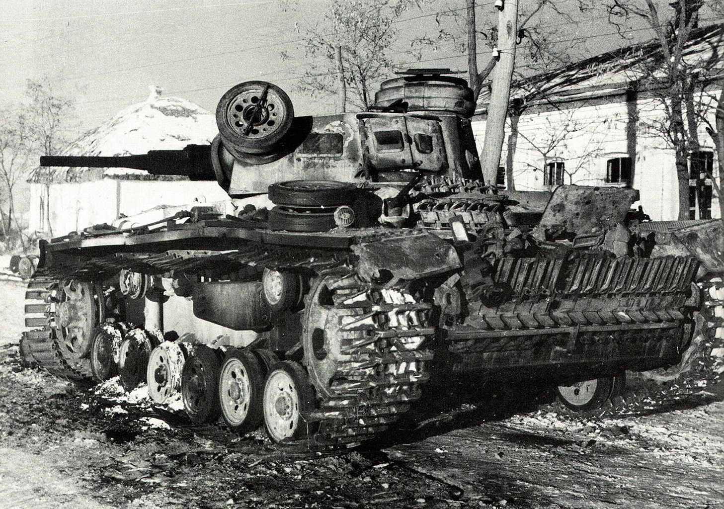 Подбитые немецкие танки. PZ III 1941. Panzer 3 подбитый. Подбитый танк PZ-3. Немецкий подбитый танк т3.