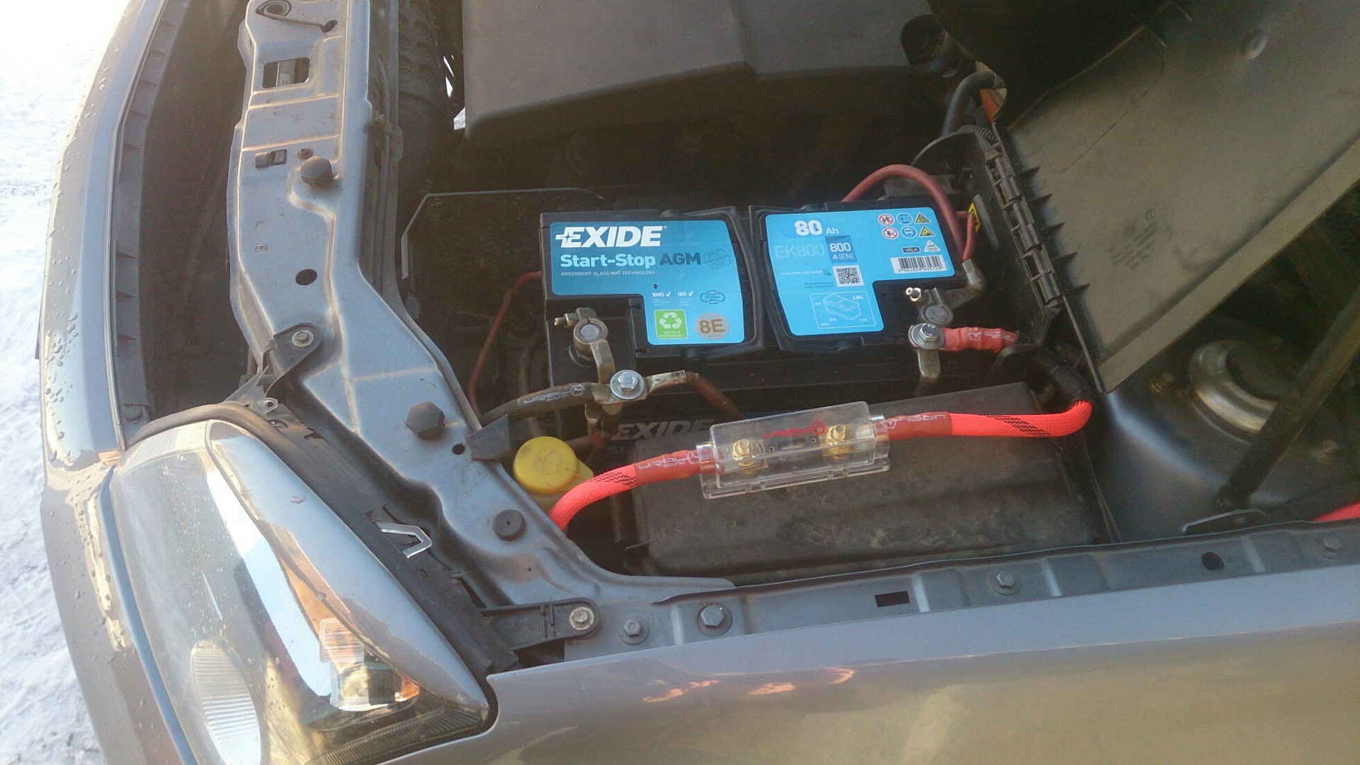 Экран аккумулятор. Opel Vectra c автозвук. АГМ аккумулятор для Автозвука под капот. Расположение аккумулятора на Опель Вектра. Автозвук Опель Вектра ц.