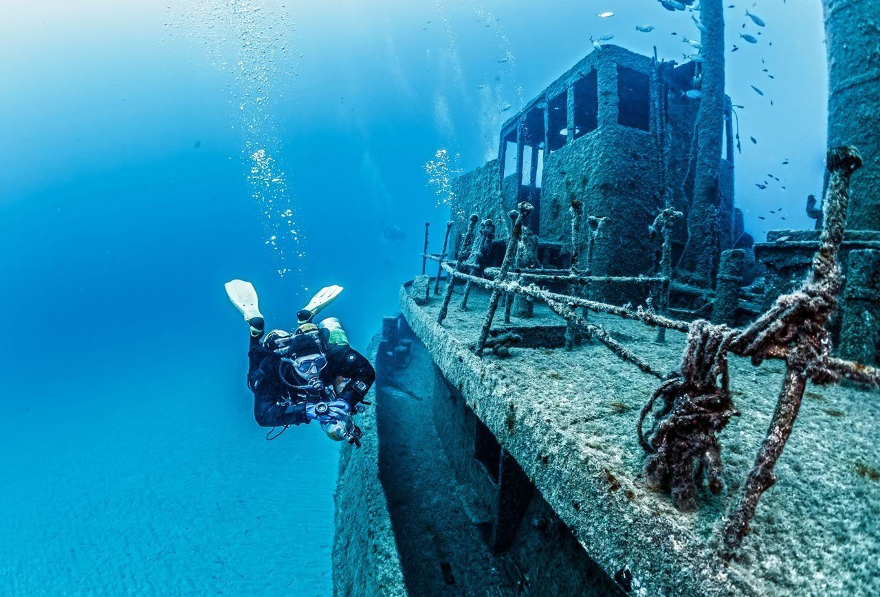 Затонувшие корабли на дне моря