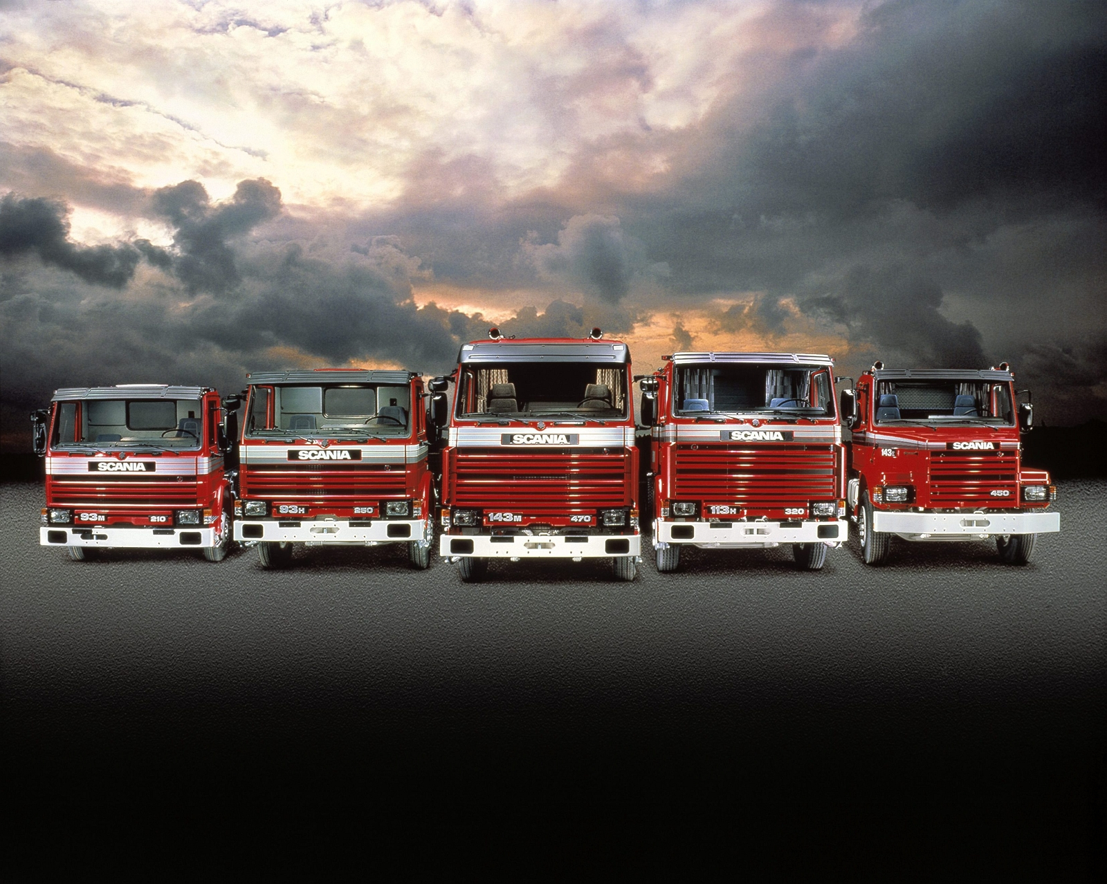 Scania 2 series. Scania 3 serie. Красный грузовик.