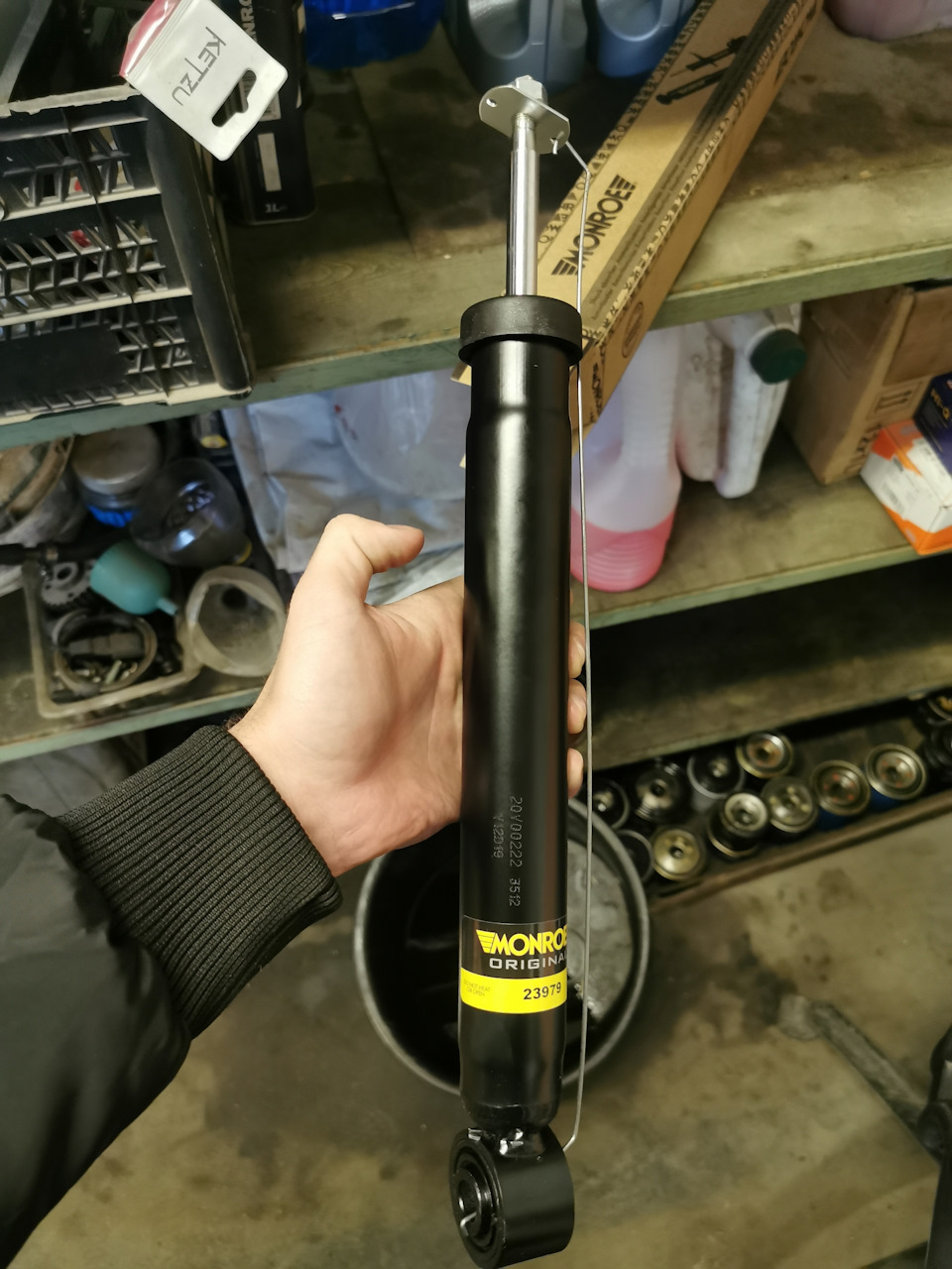 Задний амортизатор Шкода Октавия тур 1.4